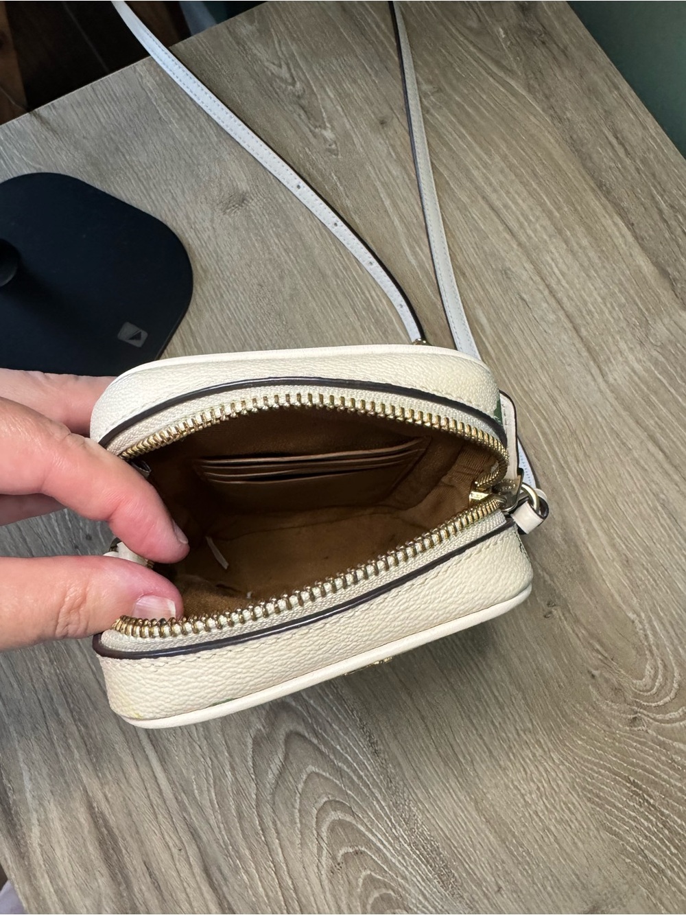 Rare Coach Apple Print Crossbody White Leather Mini Bag Orchard Collection - Picture 4 of 5
